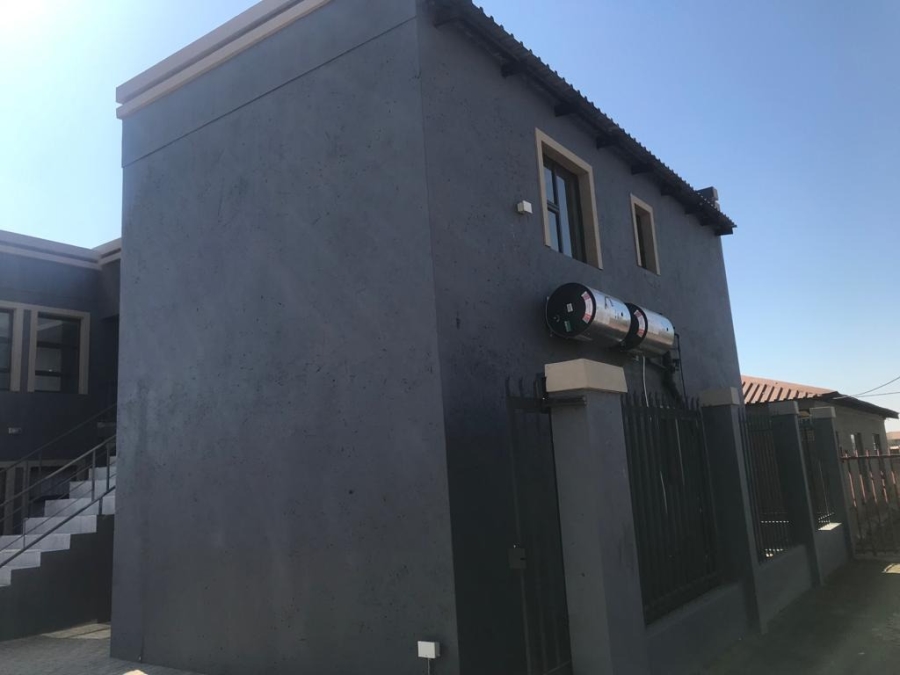 To Let 1 Bedroom Property for Rent in Caleb Motsoabi Free State